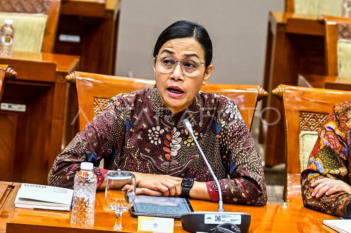 Sri Mulyani Pastikan Tenaga Honorer Aman dari PHK Meski Anggaran Dipangkas